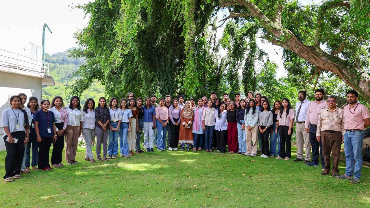 Students from Spectrum Institute visited the NIFS